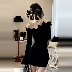 批发法式赫本风黑色一字肩连衣裙子女秋冬季2025新款性感修身包臀短裙