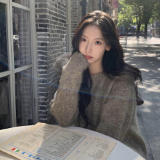 批发灰色圆领长袖毛衣可外穿内搭女2025秋冬新款慵懒风宽松针织衫上衣