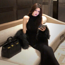 批发黑色<b class='q'>挂</b><b class='q'>脖</b>针织<b class='q'>连衣裙</b>子女秋冬季2025新款法式气质修身宴会包臀长裙