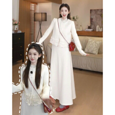 批发2025新款千金温柔风<b class='q'>白色</b>针织内搭连衣裙子女秋冬季小个子<b class='q'>长裙</b>套装