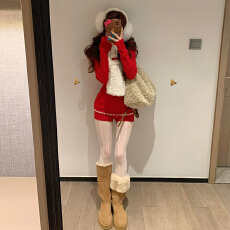 批发新年穿搭红色毛衣女秋冬季2025新款蕾丝花边吊带针织<b class='q'>短裤</b>纯欲<b class='q'>套装</b>