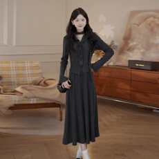 批发法式针织毛衣套装连衣裙子女<b class='q'>冬</b>季2025新款气质新年小香风一整套装