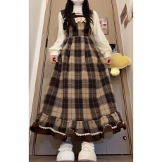 批发法式小个子学院风格纹吊带连衣裙女2026超火冬装一整套装甜妹<b class='q'>长裙</b>