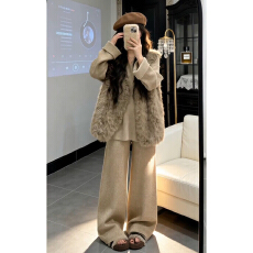 批发2026新款秋冬季穿搭一整套高级感卡其色宽松休闲松弛感针织套装女