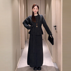 批发2026新款韩系灰色收腰针织<b class='q'>连衣裙</b>子女秋冬高级感气质毛衣套装长裙