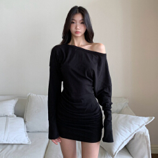 批发一字肩黑色<b class='q'>修身</b><b class='q'>连衣裙</b>子女早春季2026新款性感辣妹御姐风包臀短裙