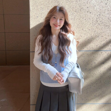 批发韩系白色长袖t恤女2026新爆款早春巨好看设计感吊带上衣两件套装