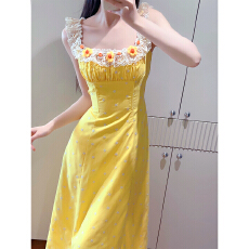 批发法式黄色吊带连衣裙子女2026春季新款高级感气质长裙收腰仙女长裙