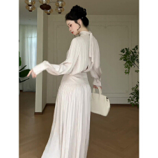 批发2026新款法式气质高领褶皱收腰<b class='q'>连衣裙</b>子女早秋季御姐风高级感<b class='q'>长裙</b>