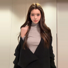 批发2026新款性感纯欲穿搭灰色挂脖<b class='q'>连衣裙</b>子女装秋<b class='q'>冬季</b>包臀裙毛衣套装