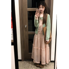 批发早春季巨好看漂亮韩系穿搭一整套粉色<b class='q'>连衣裙</b>子女2026新款长裙套装