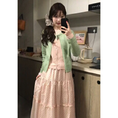 批发早春季巨好看漂亮韩系穿搭一整套粉色<b class='q'>连衣裙</b>子女2026新款长裙套装