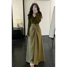 批发韩系巨好看ootd穿搭一整套早春2026新款绿色长袖<b class='q'>连衣裙</b>女两件套装