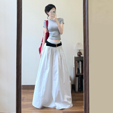 批发2026新款巨好看白色半身<b class='q'>连衣裙</b>女装夏季小个子多巴胺穿搭套装长裙