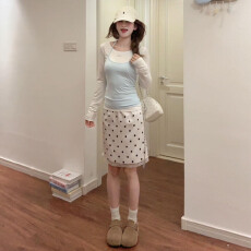 批发春季绝美<b class='q'>粉色</b>度假风碎花<b class='q'>连衣裙</b>女2026新款独特漂亮高级感韩系套装