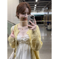 法式黄色针织衫叠穿吊带上衣女2026新款早春季独特漂亮miu系套装