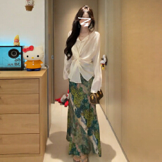 批发新中式清冷禅意感穿搭一整套女夏季衬衫<b class='q'>复古</b>油画半身长裙两件套装