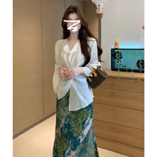 批发新中式清冷禅意感穿搭一整套女夏季衬衫<b class='q'>复古</b>油画半身长裙两件套装