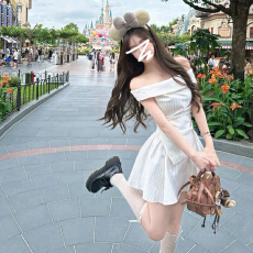 批发法式纯欲风一字肩<b class='q'>条纹</b>连衣裙子女2026夏季新款韩系设计感短裙<b class='q'>套装</b>