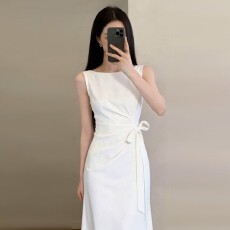 批发法式白色无袖<b class='q'>背心</b>连衣裙子女夏季2026新款巨好看绝美漂亮收腰<b class='q'>长裙</b>