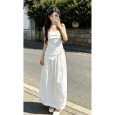 批发法式气质白色抹胸连衣裙女夏季2026新款巨好看穿搭一整套长裙<b class='q'>套装</b>