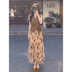 批发老钱风v领无袖背心连衣裙子女夏季绑带收腰菱格法式长裙两件<b class='q'>套装</b>