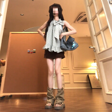 批发法式无袖波点上衣裙子<b class='q'>套装</b>女夏季2026新款超火韩系独特绝美一整套