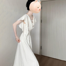 批发法式绝美<b class='q'>白色</b>连衣裙子女夏季2026新款爆款小众不撞款收腰显瘦<b class='q'>长裙</b>