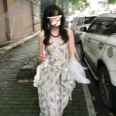 批发法式巨好看蓝色碎花无袖<b class='q'>背心</b>连衣裙子女2026新款夏季绝美漂亮<b class='q'>长裙</b>