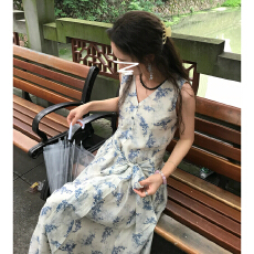批发法式巨好看蓝色碎花无袖<b class='q'>背心</b>连衣裙子女2026新款夏季绝美漂亮<b class='q'>长裙</b>