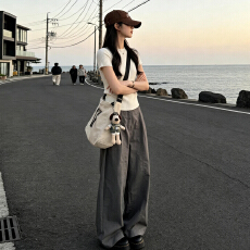 批发巨好看超火穿搭一整套2026新款爆款白色短袖T恤女夏季阔腿<b class='q'>裤</b><b class='q'>套装</b>