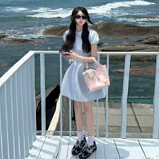批发法式气质蓝色泡泡袖连衣裙子女<b class='q'>夏季</b>2026新款漂亮绝美收腰a字短裙