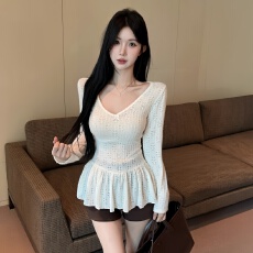 玖玖羽毛纱原版布荷叶边设计感V领长袖t恤女秋季新款别致印花