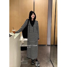批发大码女装时尚气质百搭连帽秋冬新款拼接设计感宽松显瘦连衣裙
