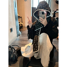 批发Minjiena<b class='q'>韩国</b>23秋黑色笑脸新品围巾帽子一体可爱百搭保暖<b class='q'>蕾丝</b>设计