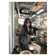 批发1只衮1Z1ZGUN 叶舒华同款 重工水洗做旧定制抽褶飞行夹克外套女