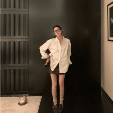 批发韩版白色<b class='q'>衬衫</b>女法式秋季宽松显瘦中长款设计感小众<b class='q'>衬衣</b>长袖上衣潮