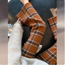 批发巨好看的法式格子窄版直筒长裤女2026新款春季高级感修身显瘦<b class='q'>裤子</b>