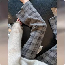 批发法式灰色格子直筒长裤女2026新款爆款春季高级感显瘦修身窄版裤子