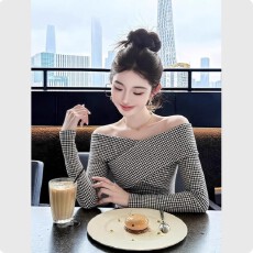 批发黑色格纹交叉上衣女2026春季新款气质高级感修身显瘦<b class='q'>百搭</b>打底<b class='q'>T</b><b class='q'>恤</b>