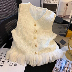 批发小香风亮片<b class='q'>刺绣</b>背心<b class='q'>衬衫</b>女夏款独特超好看立体花瓣拼接无袖小上衣