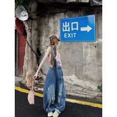 批发实价#美式复古破洞牛仔背带裤女2026新款设计感宽松<b class='q'>阔腿裤</b>