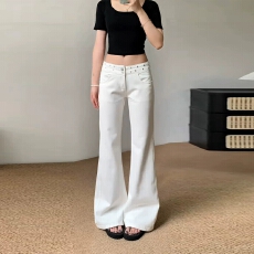 批发实价#白色低腰设计感微喇<b class='q'>牛仔裤</b><b class='q'>女</b>款2026年秋季新款
