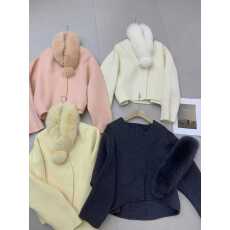 批发韩系文艺气质交叉领暗扣<b class='q'>修身</b>短款羊毛外套（配狐狸毛领）