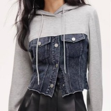 批发<b class='q'>韩版</b>新款复古街头<b class='q'>牛仔</b>拼接连帽卫衣女士短款时尚<b class='q'>外套</b>