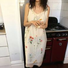 批发韩系复古V领无袖碎花女夏季新款有内衬背心裙度假风<b class='q'>连衣裙</b>两件套