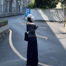批发<b class='q'>一字肩</b>长袖t恤女秋季高级小众不撞款收腰显瘦独特漂亮<b class='q'>上衣</b>