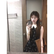 批发茶歇法式复古赫本风碎花<b class='q'>无袖</b>气质款<b class='q'>连衣裙</b>2026夏季绝美漂亮小裙子