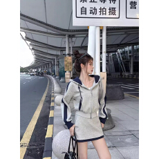 批发纯棉华棉复合牛奶丝减龄撞色连帽<b class='q'>卫衣</b>+高腰短裙休闲两件套