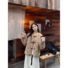 批发女冬常规款时尚波点设计感厚上衣皮毛一体波点毛绒洋气百搭<b class='q'>外套</b>女